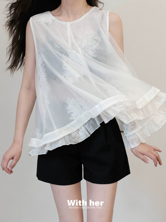 Broderie Muse Top