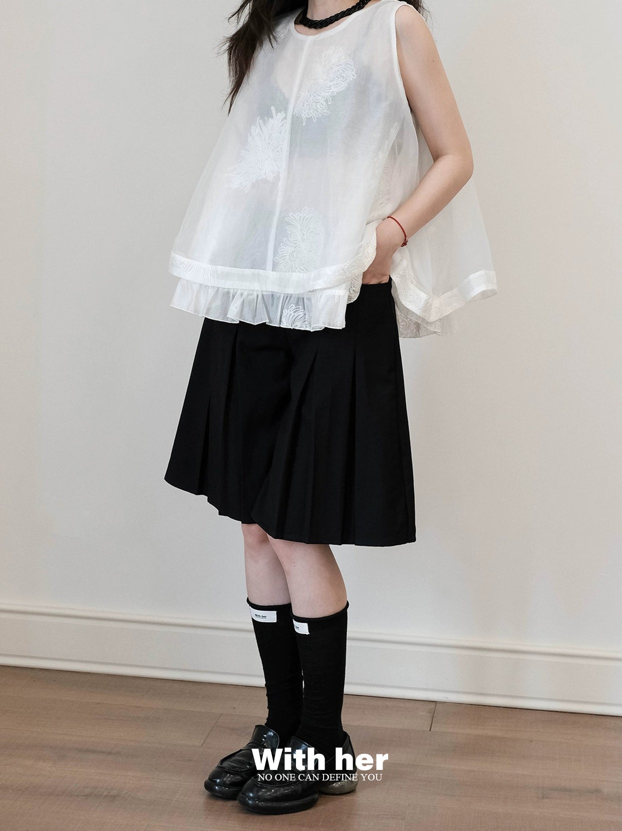 Broderie Muse Top