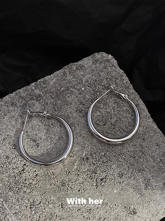 Minimal Luxe Hoops Earrings