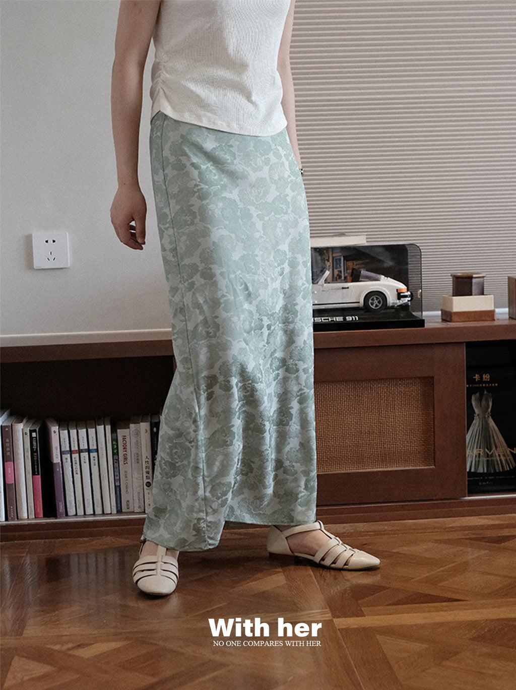 Original Jacquard Sheath Skirt