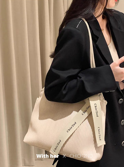 Shell Muse Tote