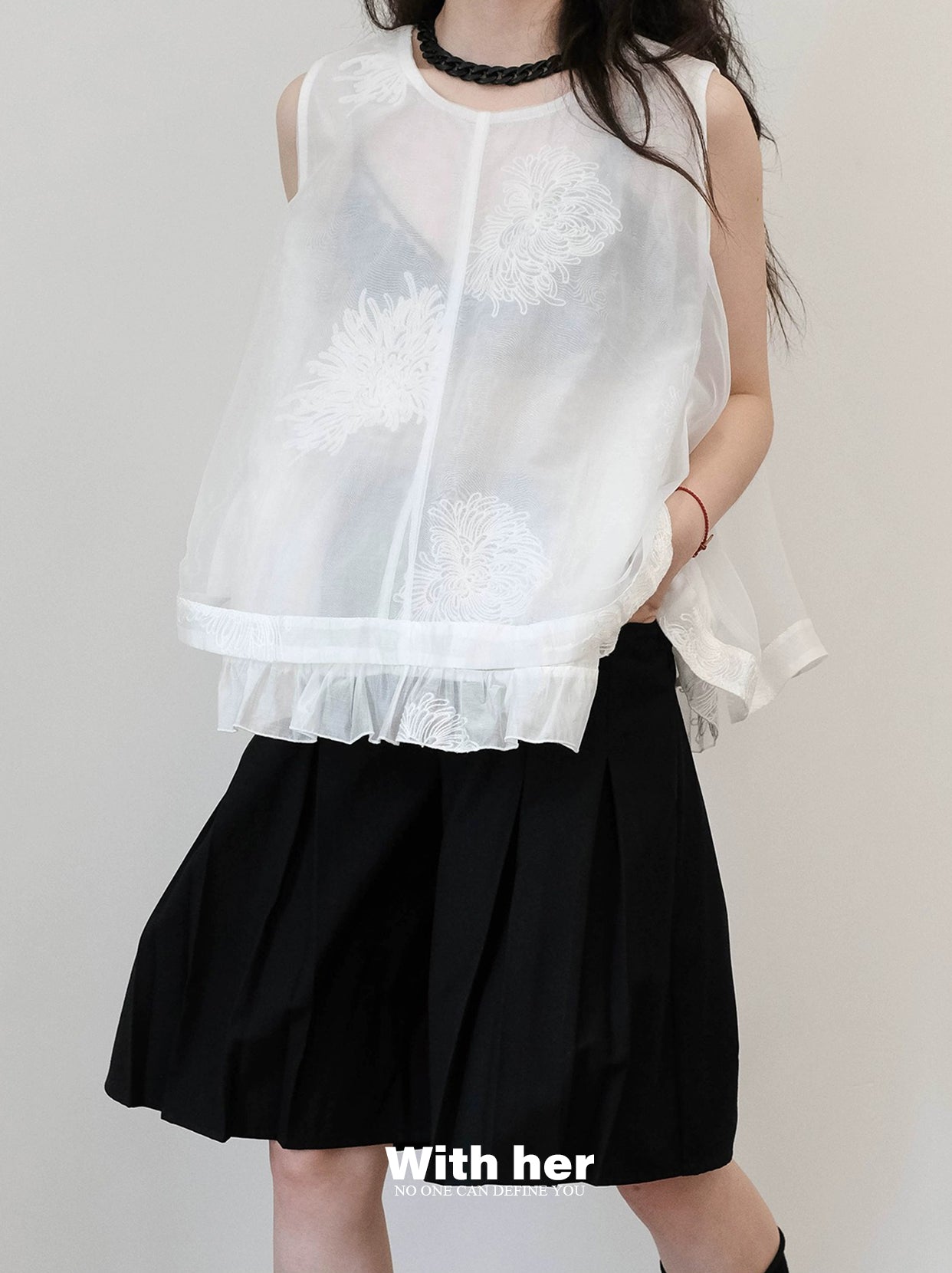 Broderie Muse Top