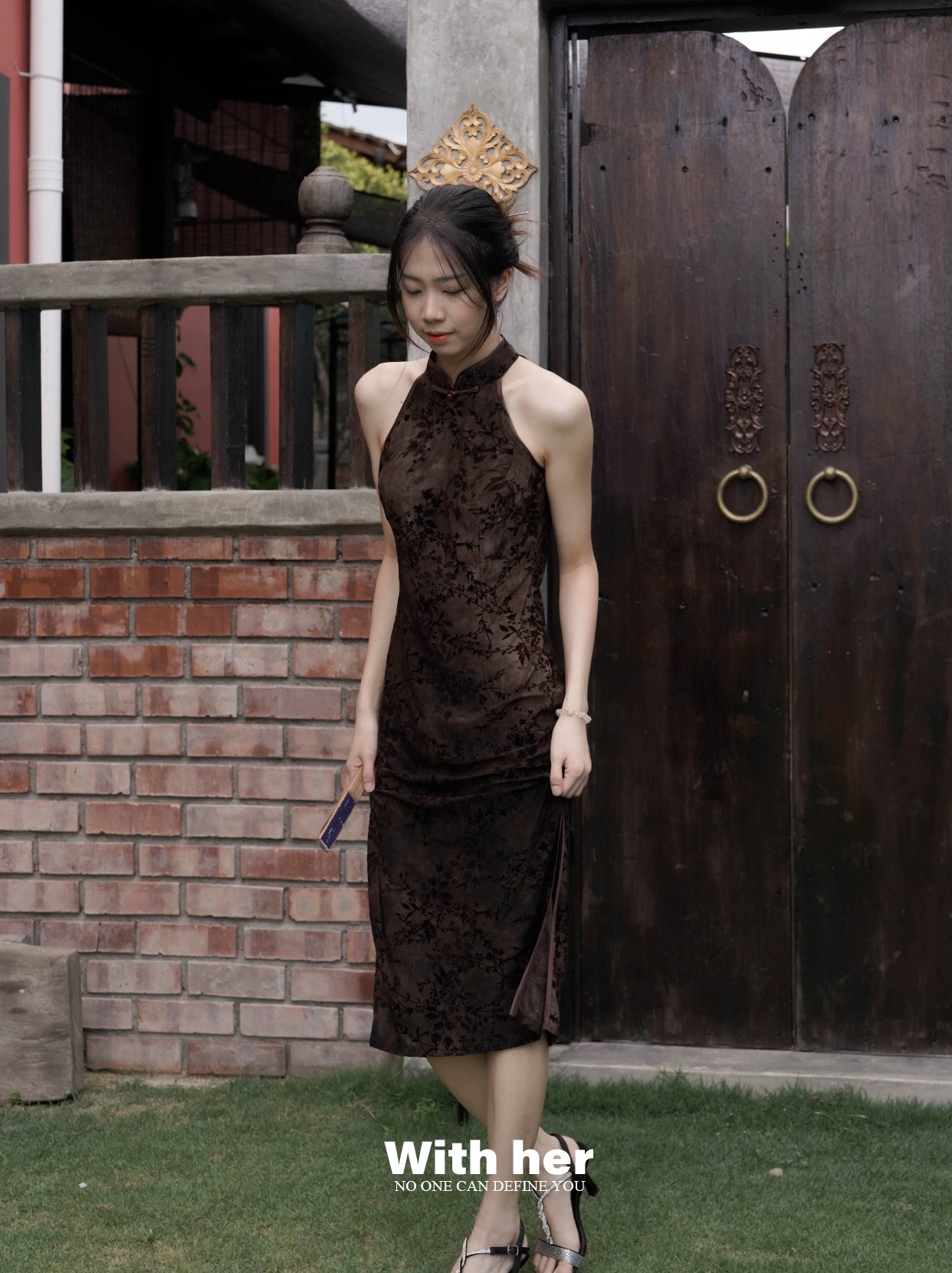 Halterneck Black Cheongsam