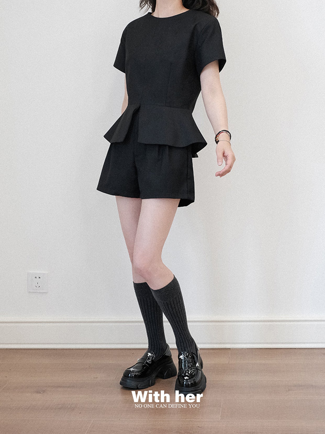 Mono Structured Top