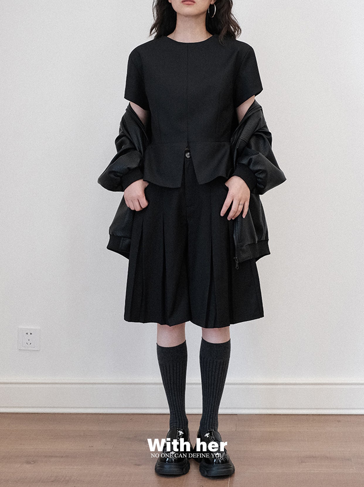 Mono Structured Top