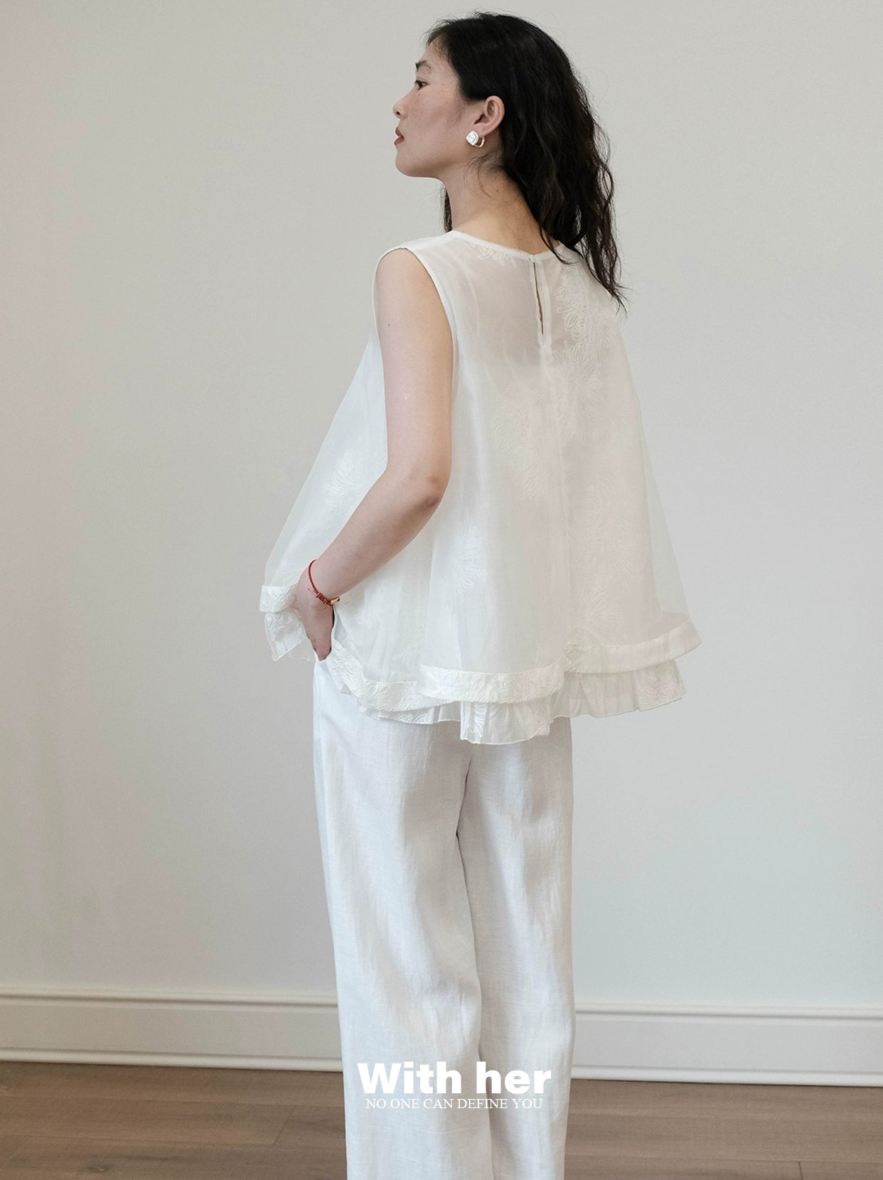 Broderie Muse Top