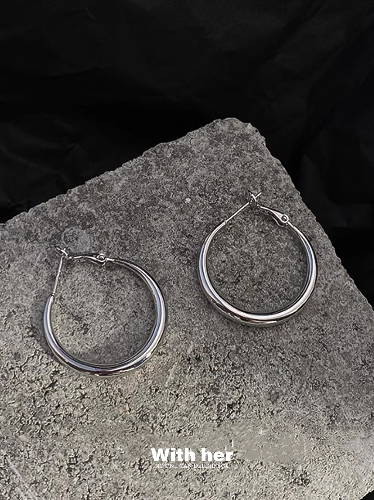 Minimal Luxe Hoops Earrings